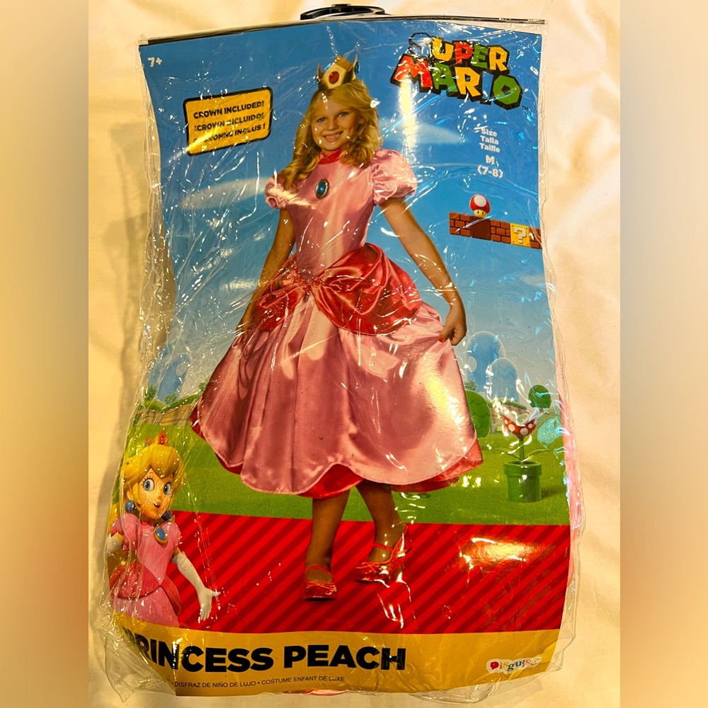 Princess Peach Halloween costume